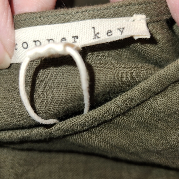 NWT Copper Key Olive Long Sleeve Peplum Top Size L Crinkle Cotton Fabric Soft - Picture 9 of 14